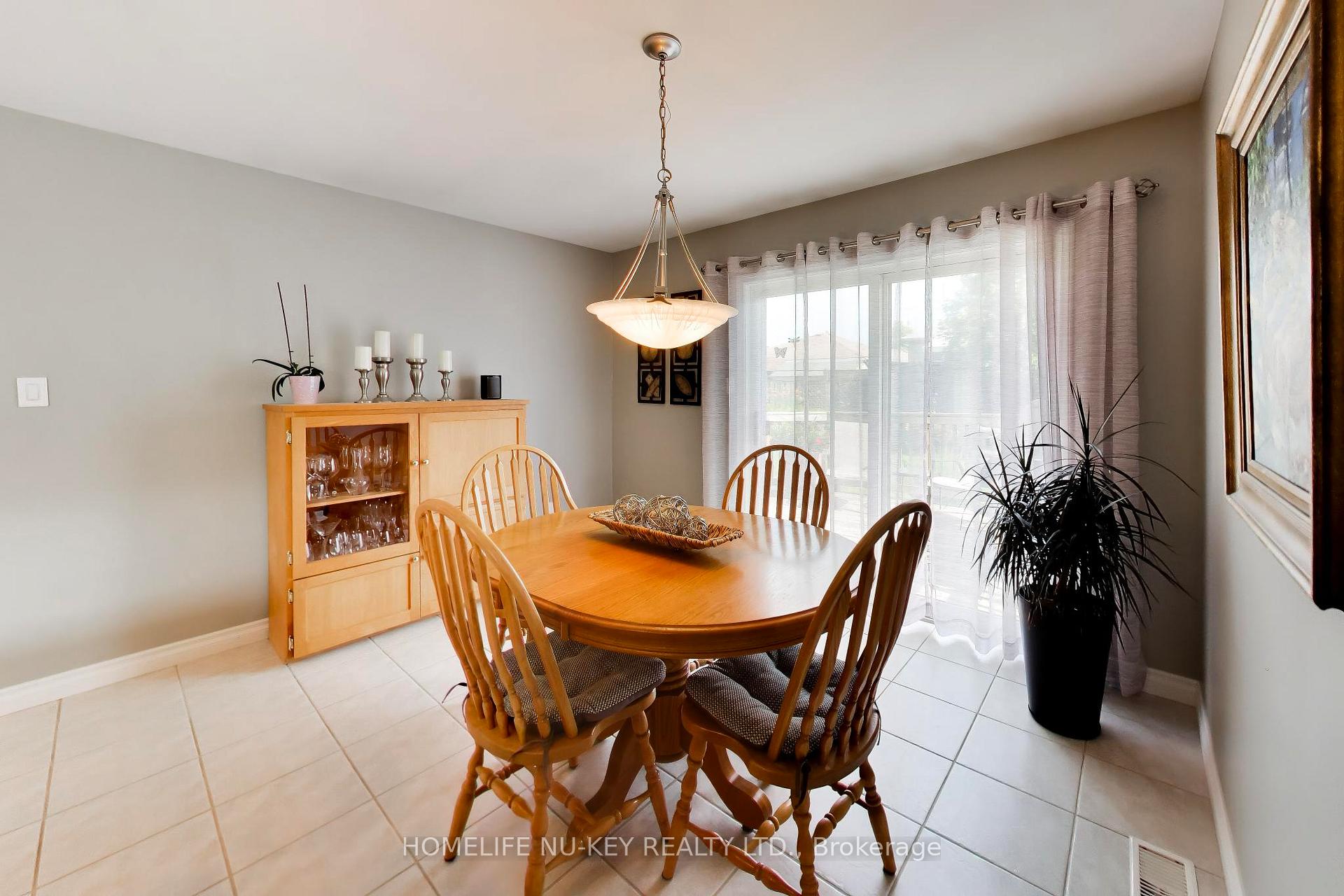 Photo 10 of 9 Monique Crescent, Barrie, East Bayfield — HOMEH
