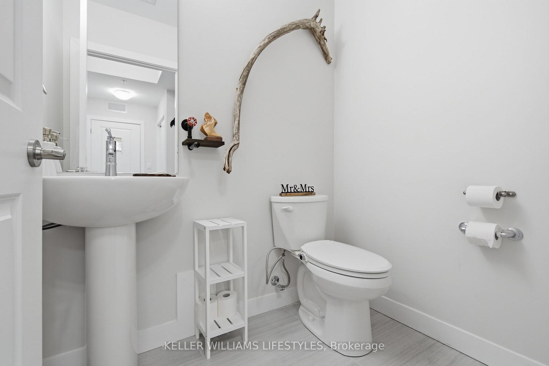 Photo 5 of Unit 103, 100 The Promenade, Central Elgin, Port Stanley — HOMEH