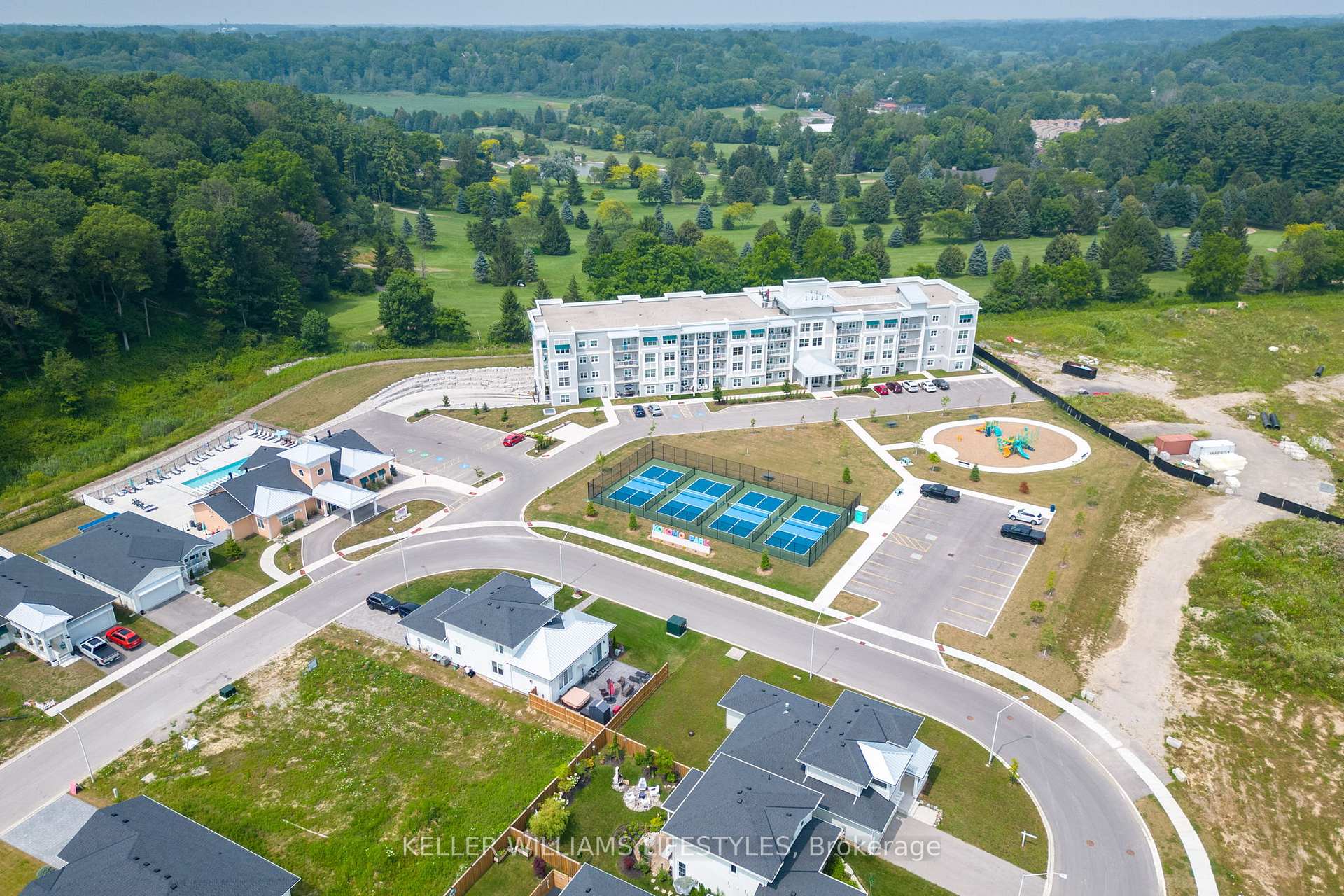 Photo 19 of Unit 103, 100 The Promenade, Central Elgin, Port Stanley — HOMEH