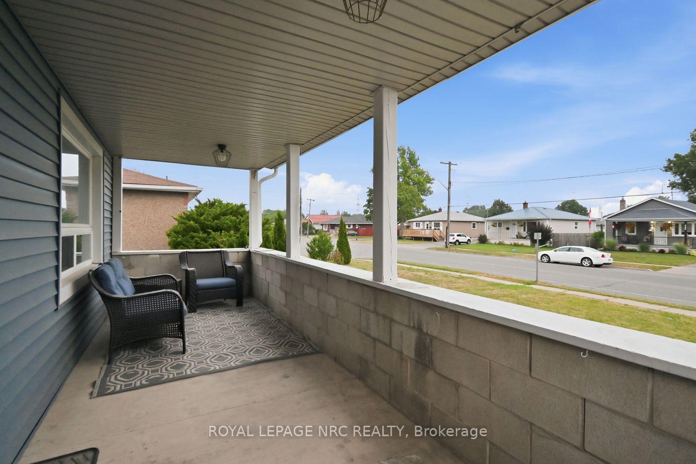 Photo 4 of 595 Lincoln Street, Welland, Lincoln/Crowland — HOMEH