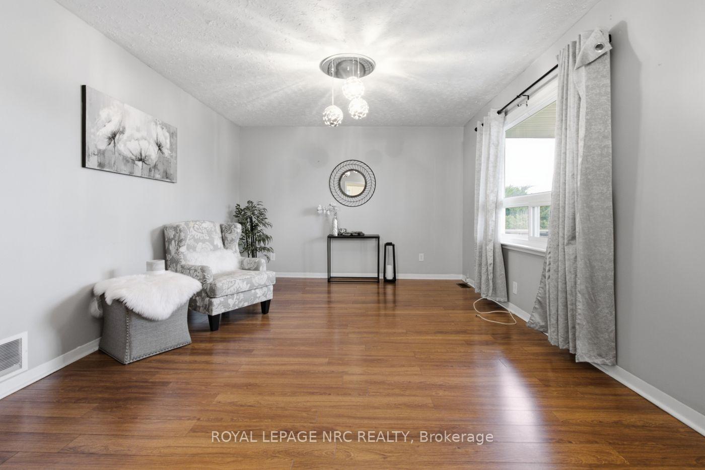 Photo 6 of 595 Lincoln Street, Welland, Lincoln/Crowland — HOMEH