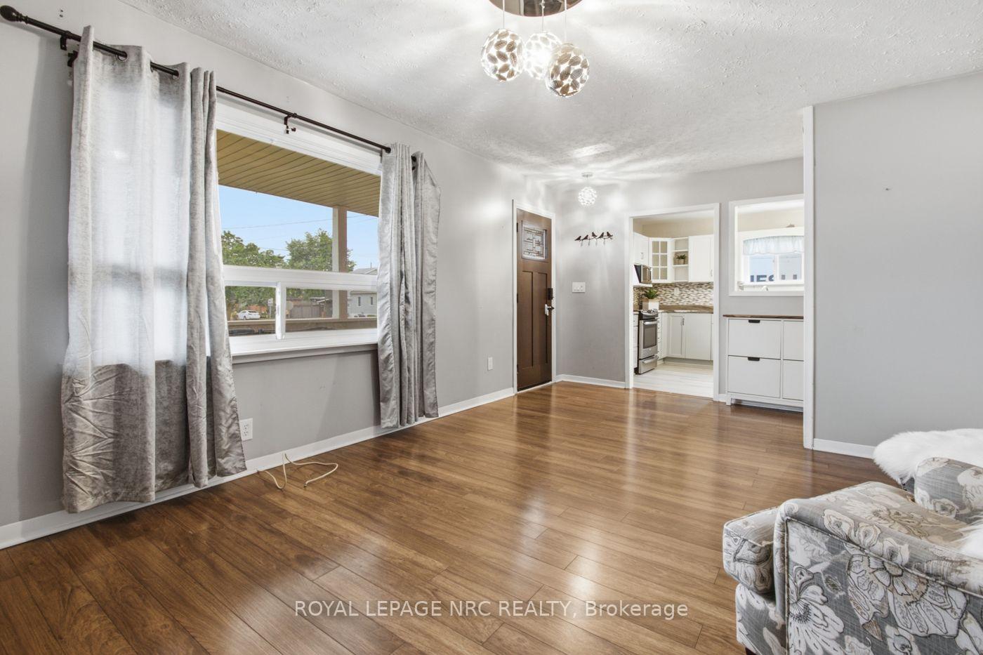Photo 8 of 595 Lincoln Street, Welland, Lincoln/Crowland — HOMEH