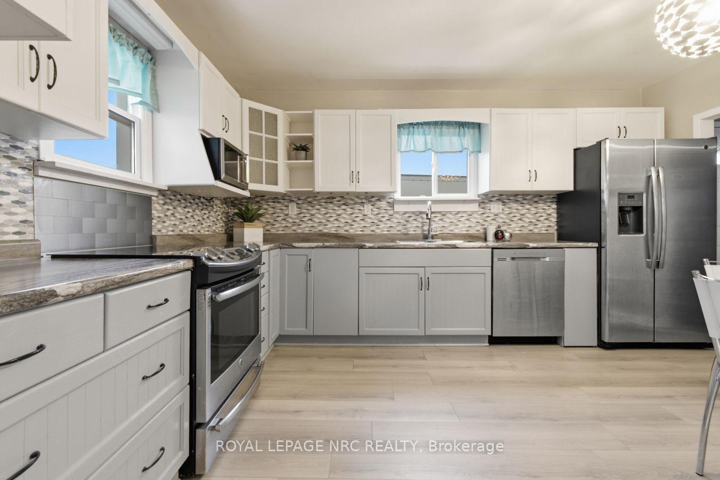 Photo 11 of 595 Lincoln Street, Welland, Lincoln/Crowland — HOMEH
