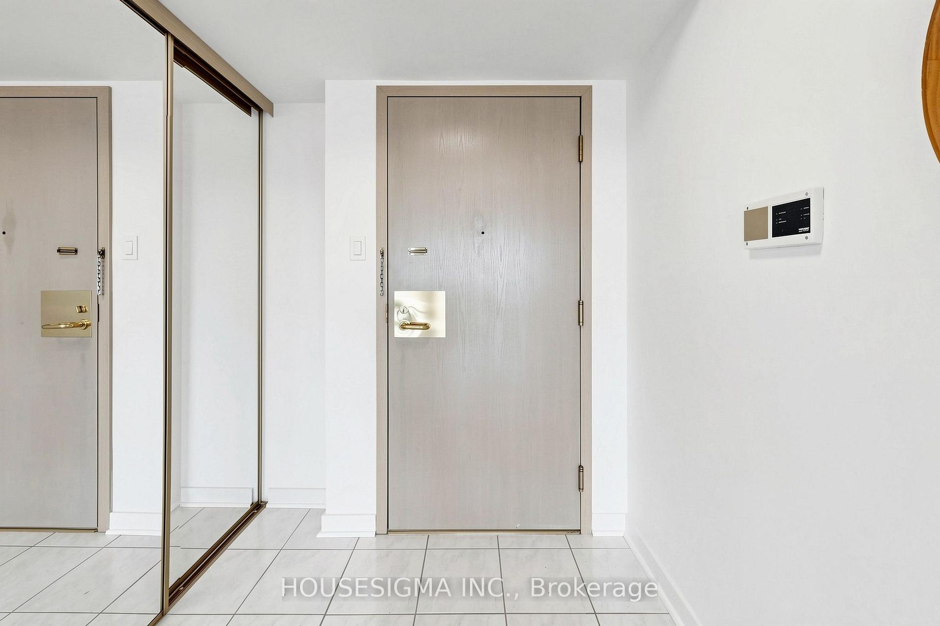 Photo 4 of Unit 401, 3231 Eglinton Avenue E, Scarborough, Scarborough Village — HOMEH