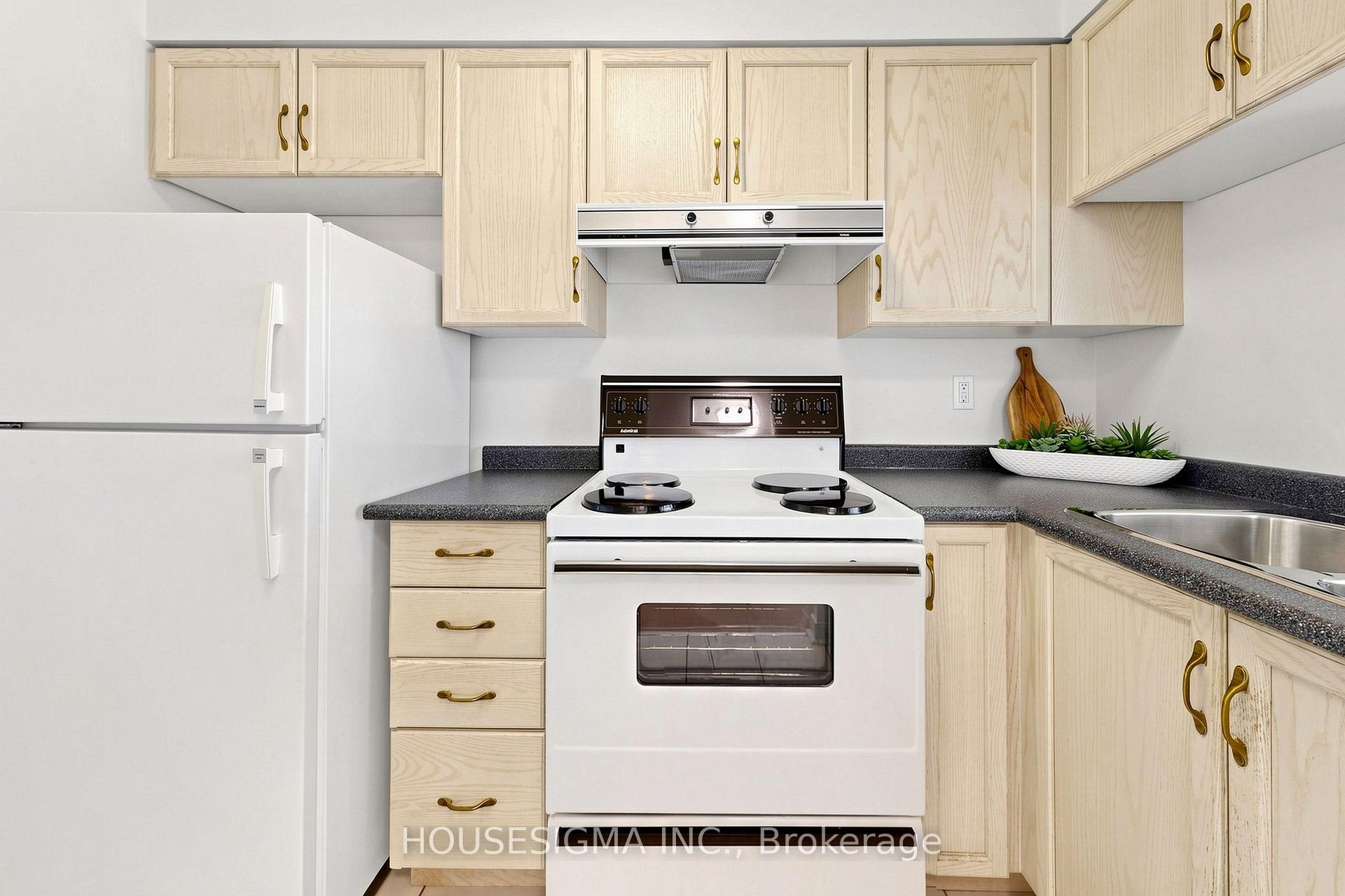 Photo 13 of Unit 401, 3231 Eglinton Avenue E, Scarborough, Scarborough Village — HOMEH
