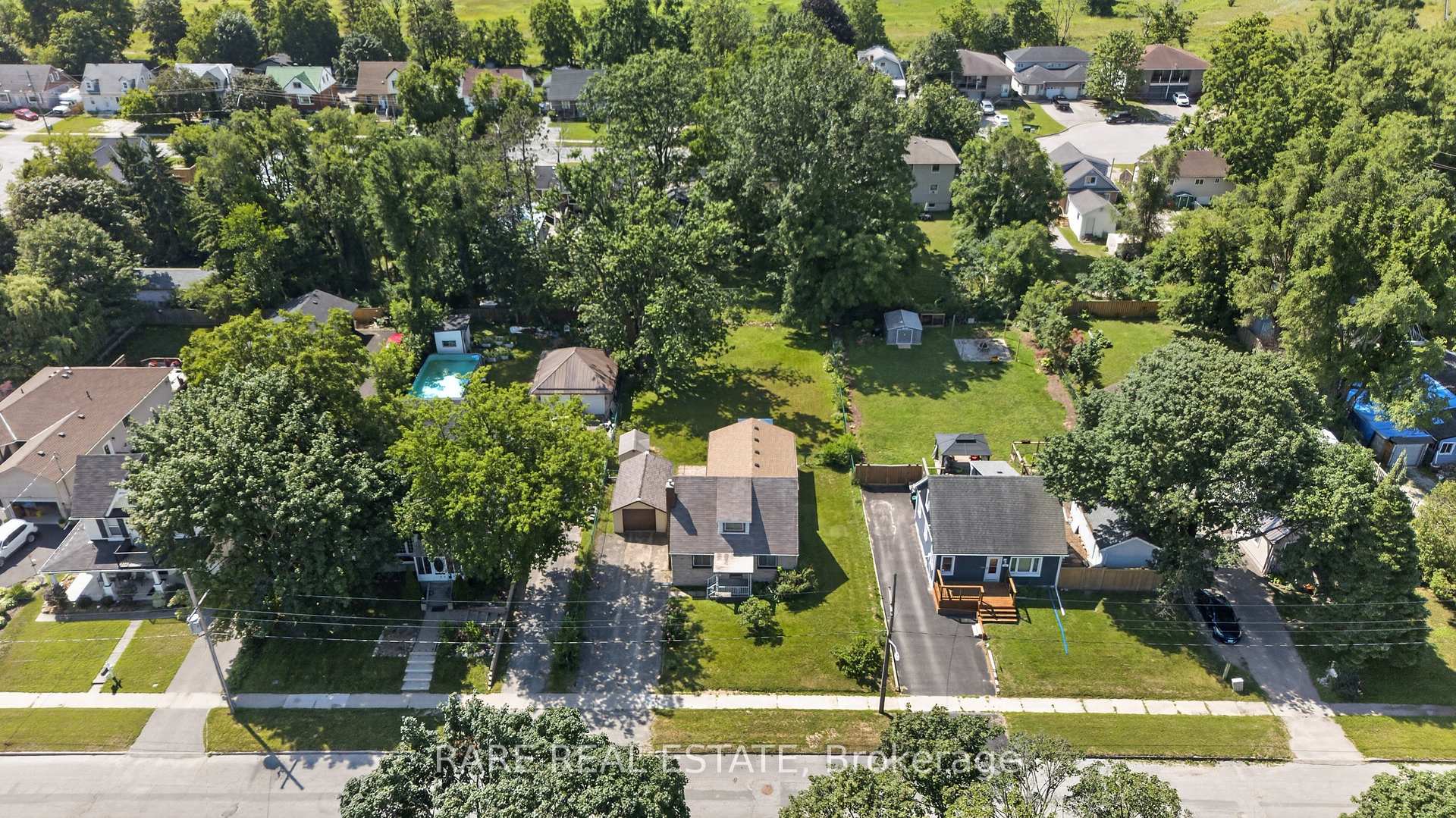 Photo 3 of 11 Wood Street, Barrie, Allandale — HOMEH