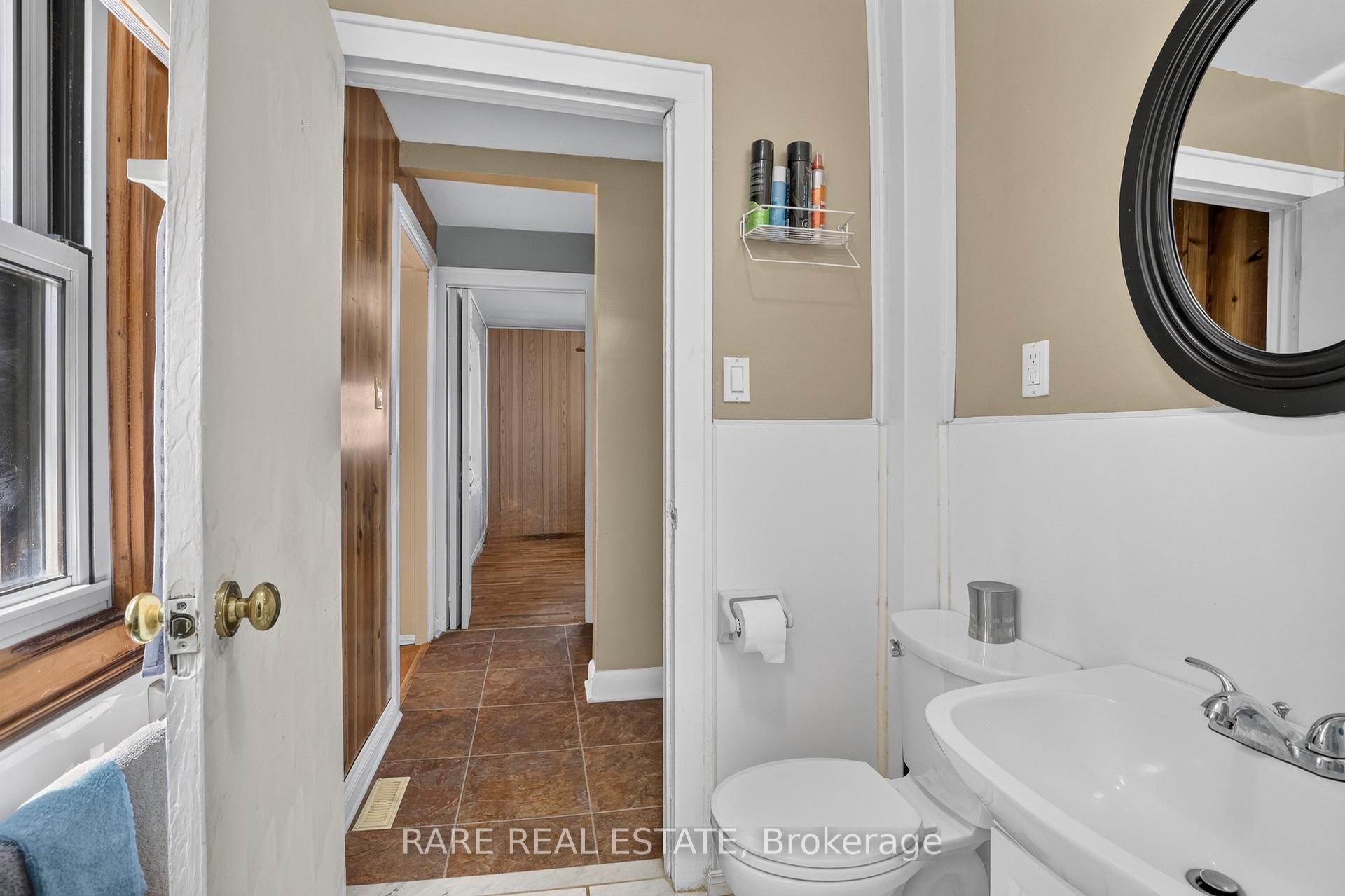 Photo 8 of 11 Wood Street, Barrie, Allandale — HOMEH