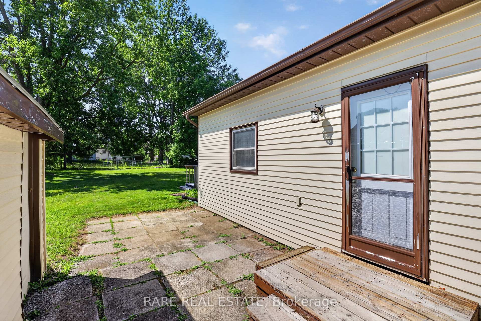 Photo 12 of 11 Wood Street, Barrie, Allandale — HOMEH