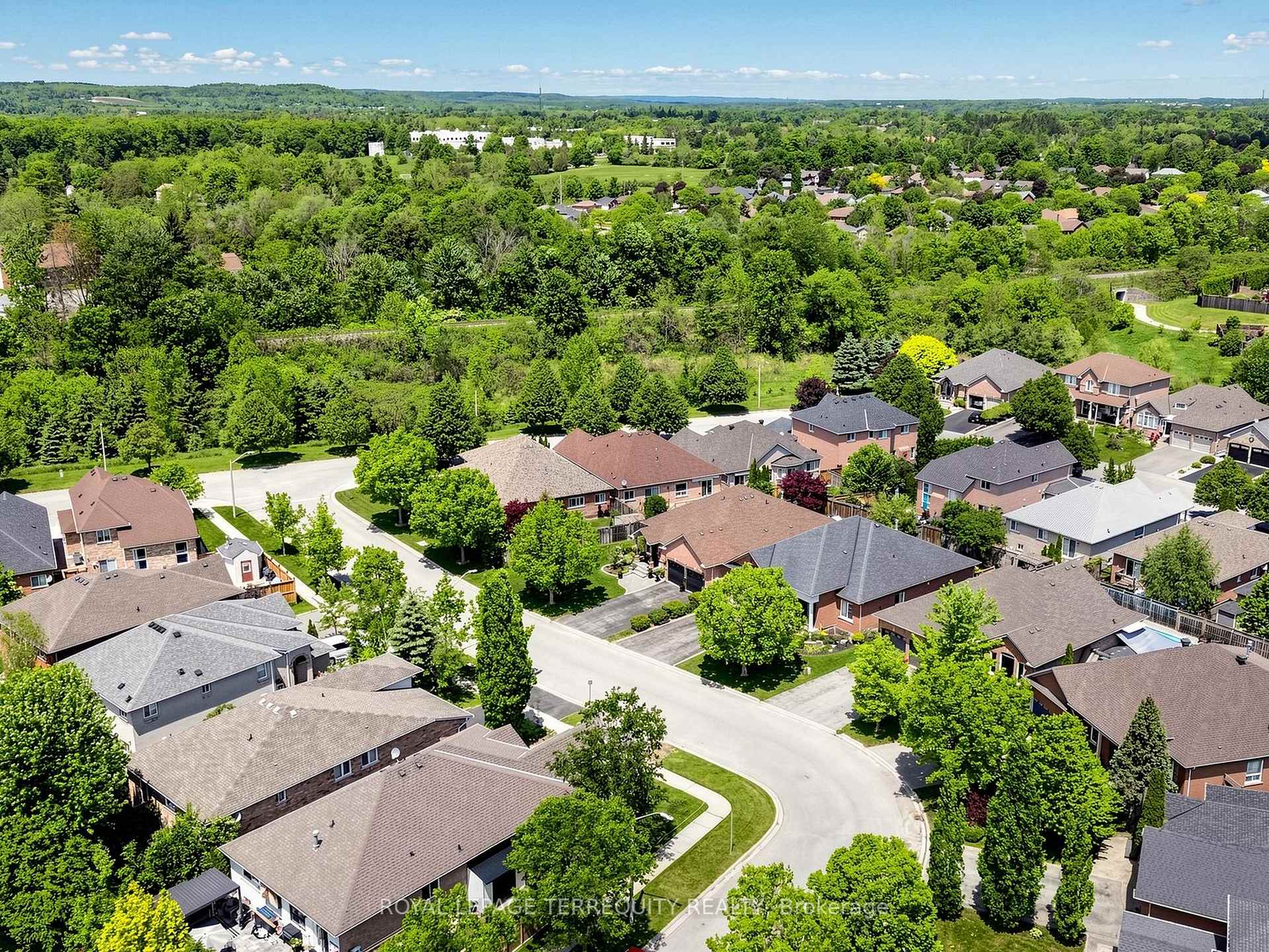 Photo 49 of 19 Johnson Crescent, Halton Hills, Georgetown — HOMEH