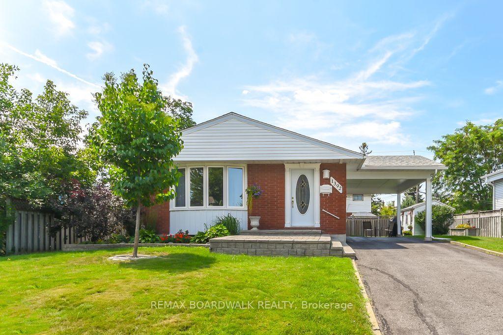 Photo 2 of 1392 Chartrand Avenue, Ottawa, Bilberry Creek/Queenswood Heights — HOMEH
