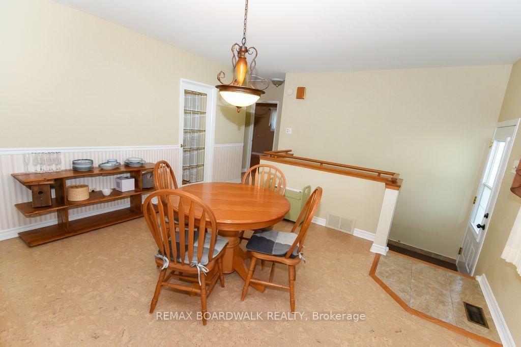 Photo 14 of 1392 Chartrand Avenue, Ottawa, Bilberry Creek/Queenswood Heights — HOMEH