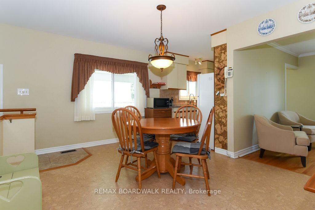 Photo 16 of 1392 Chartrand Avenue, Ottawa, Bilberry Creek/Queenswood Heights — HOMEH