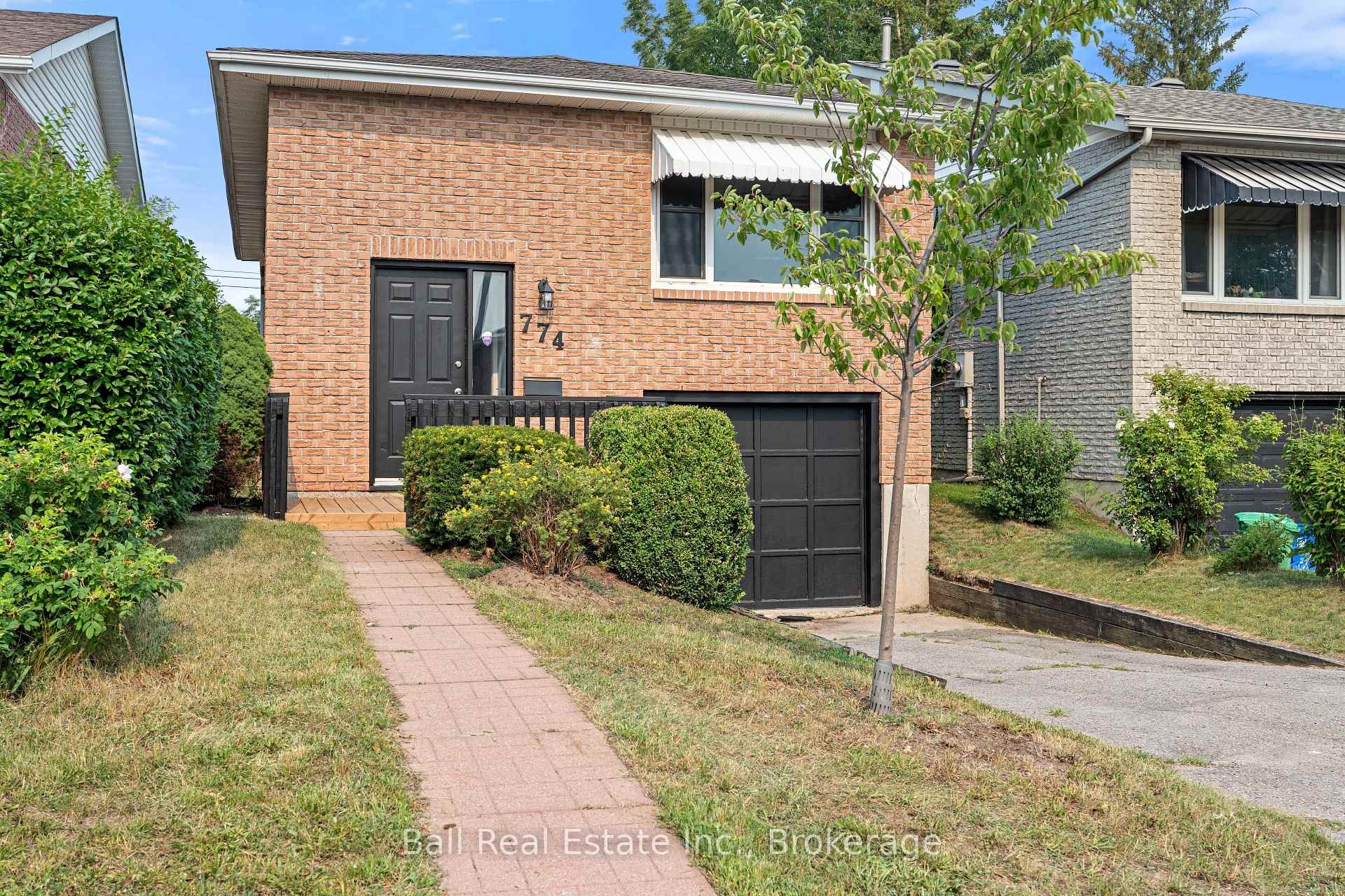 Photo 3 of 774 Mountain Ash Road, Peterborough, Otonabee Ward 1 — HOMEH