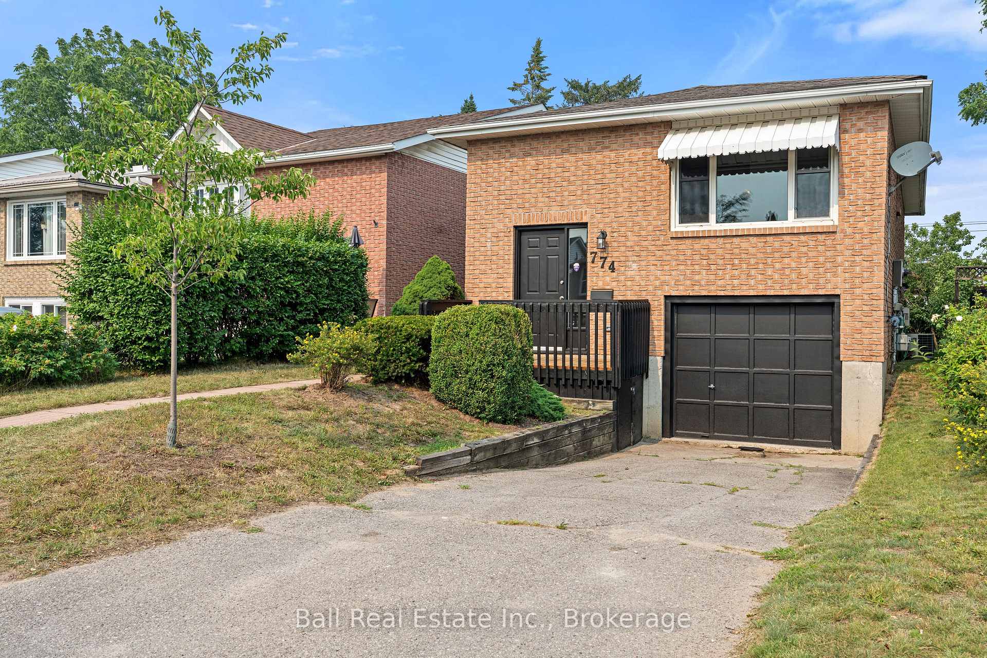 Photo 4 of 774 Mountain Ash Road, Peterborough, Otonabee Ward 1 — HOMEH