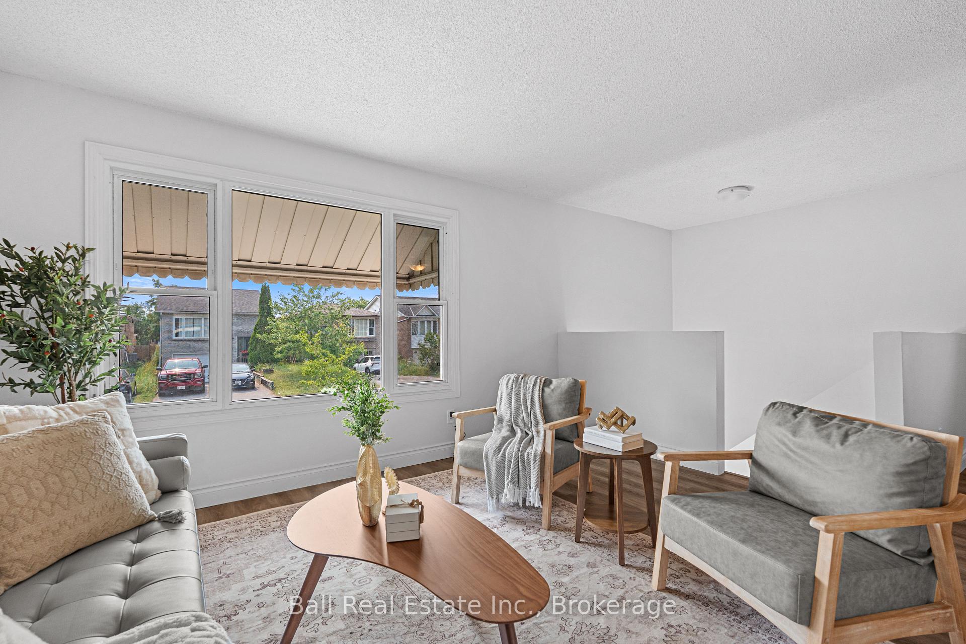 Photo 13 of 774 Mountain Ash Road, Peterborough, Otonabee Ward 1 — HOMEH