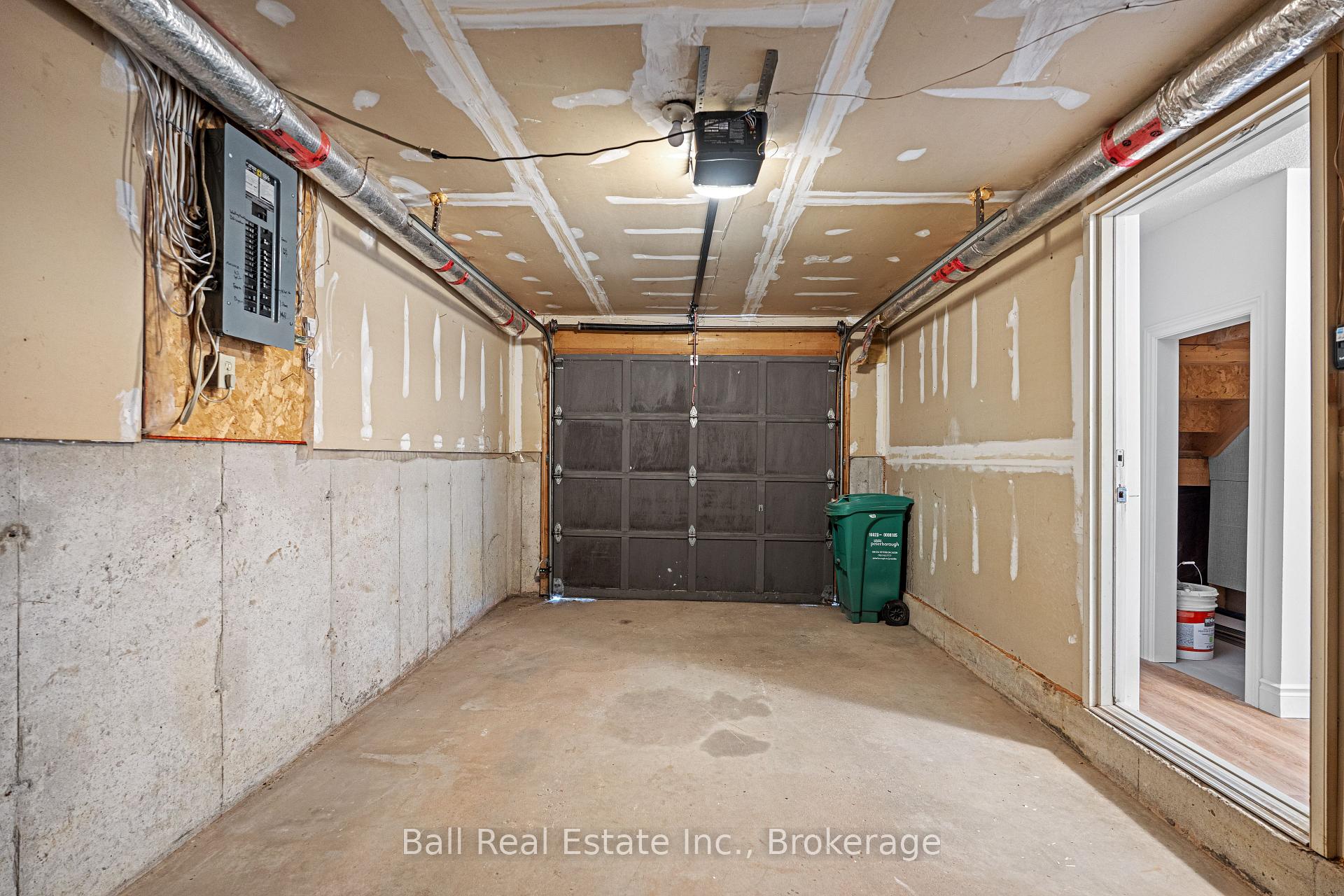 Photo 41 of 774 Mountain Ash Road, Peterborough, Otonabee Ward 1 — HOMEH