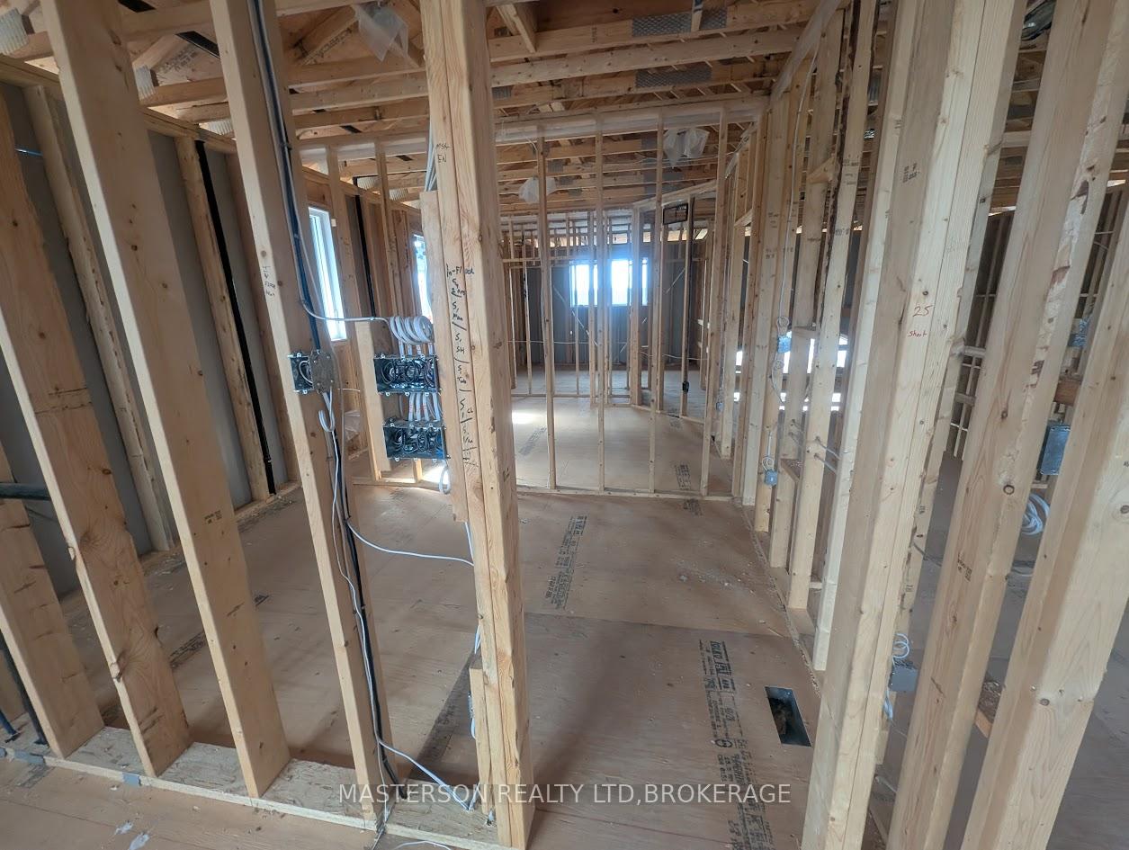 Photo 9 of 21 Alicia Crescent, Thorold, Hurricane/Merrittville — HOMEH