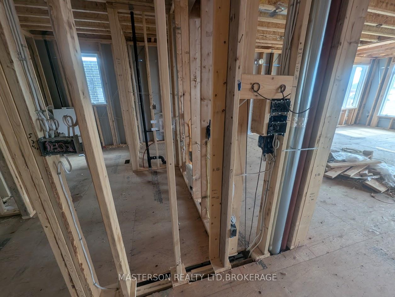 Photo 16 of 21 Alicia Crescent, Thorold, Hurricane/Merrittville — HOMEH