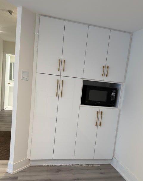 Photo 3 of Unit 202, 7440 Bathurst Street, Vaughan, Brownridge — HOMEH