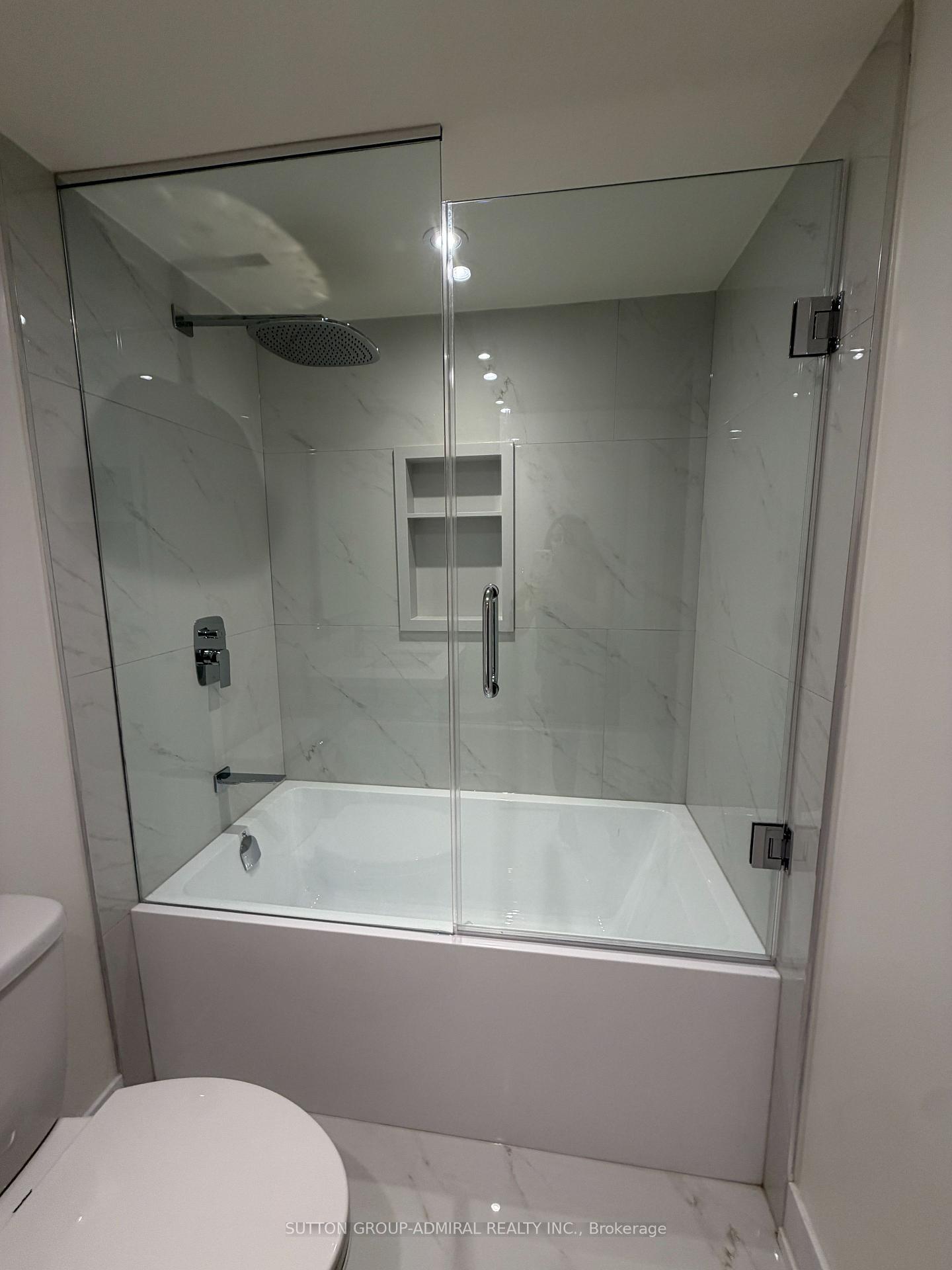 Photo 4 of Unit 202, 7440 Bathurst Street, Vaughan, Brownridge — HOMEH