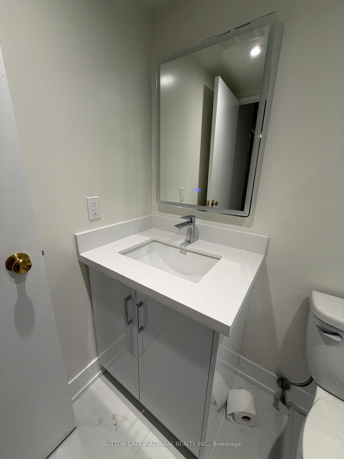Photo 5 of Unit 202, 7440 Bathurst Street, Vaughan, Brownridge — HOMEH