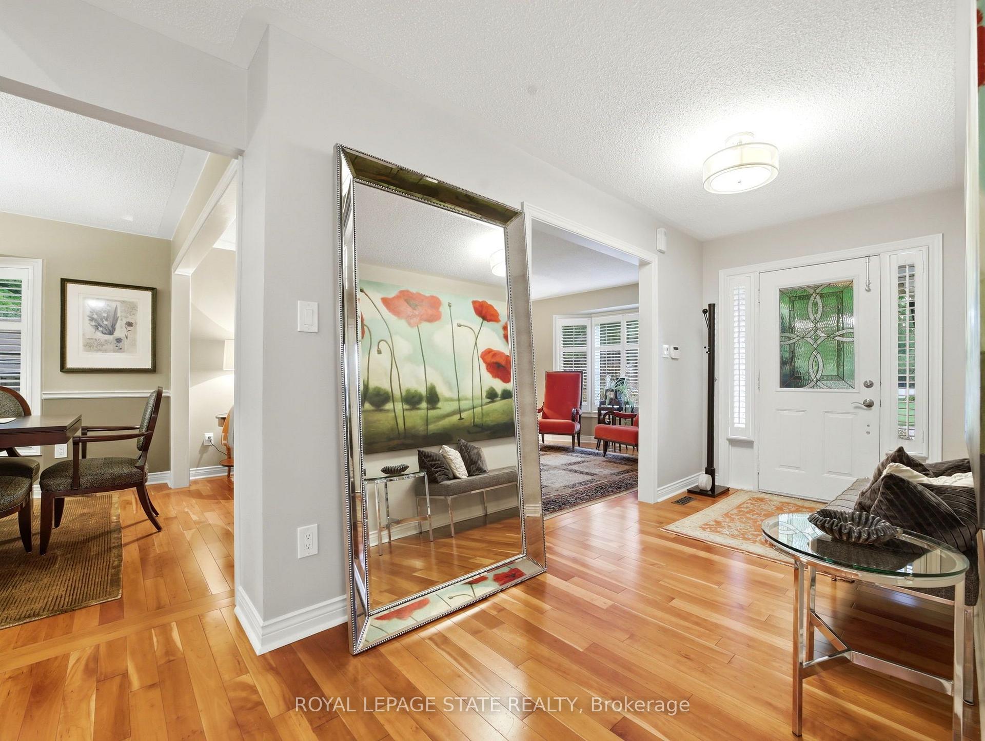 Photo 5 of 2 Charterhouse Crescent, Hamilton, Ancaster — HOMEH