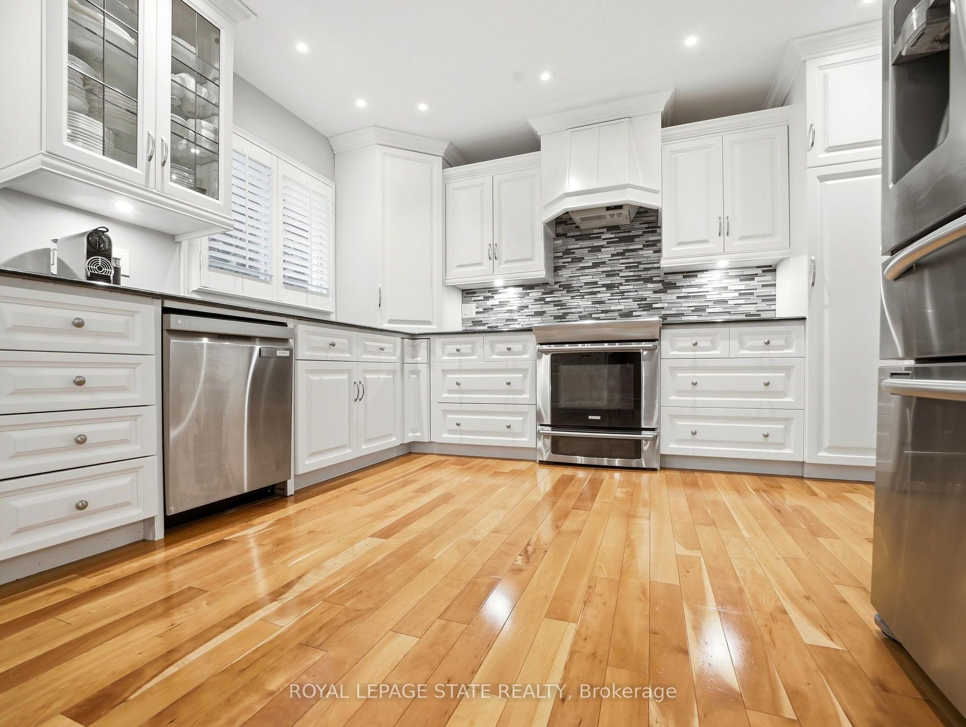 Photo 12 of 2 Charterhouse Crescent, Hamilton, Ancaster — HOMEH