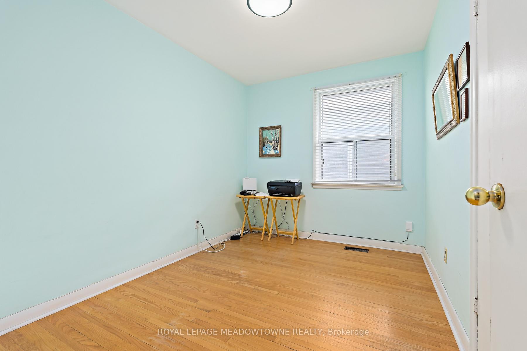 Photo 12 of 456 Delrex Boulevard, Halton Hills, Georgetown — HOMEH