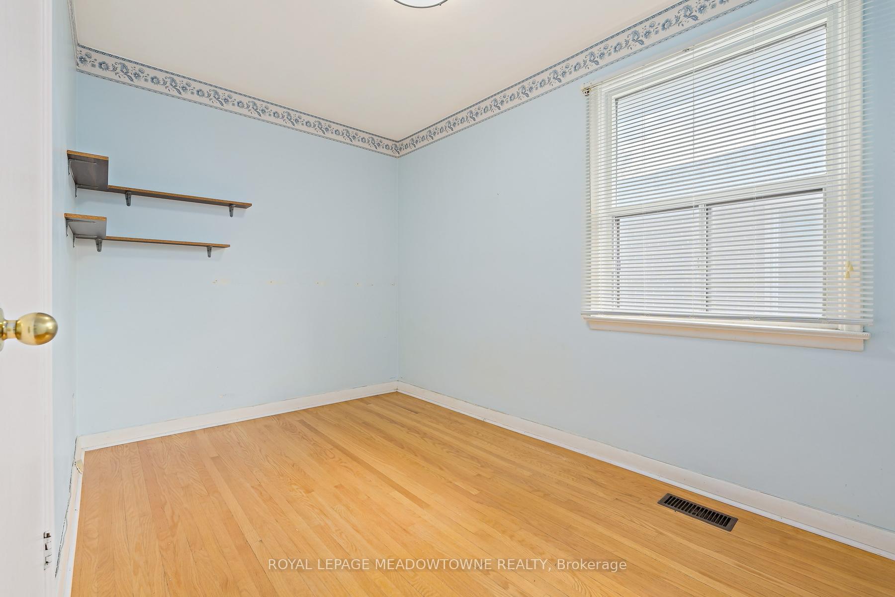 Photo 13 of 456 Delrex Boulevard, Halton Hills, Georgetown — HOMEH