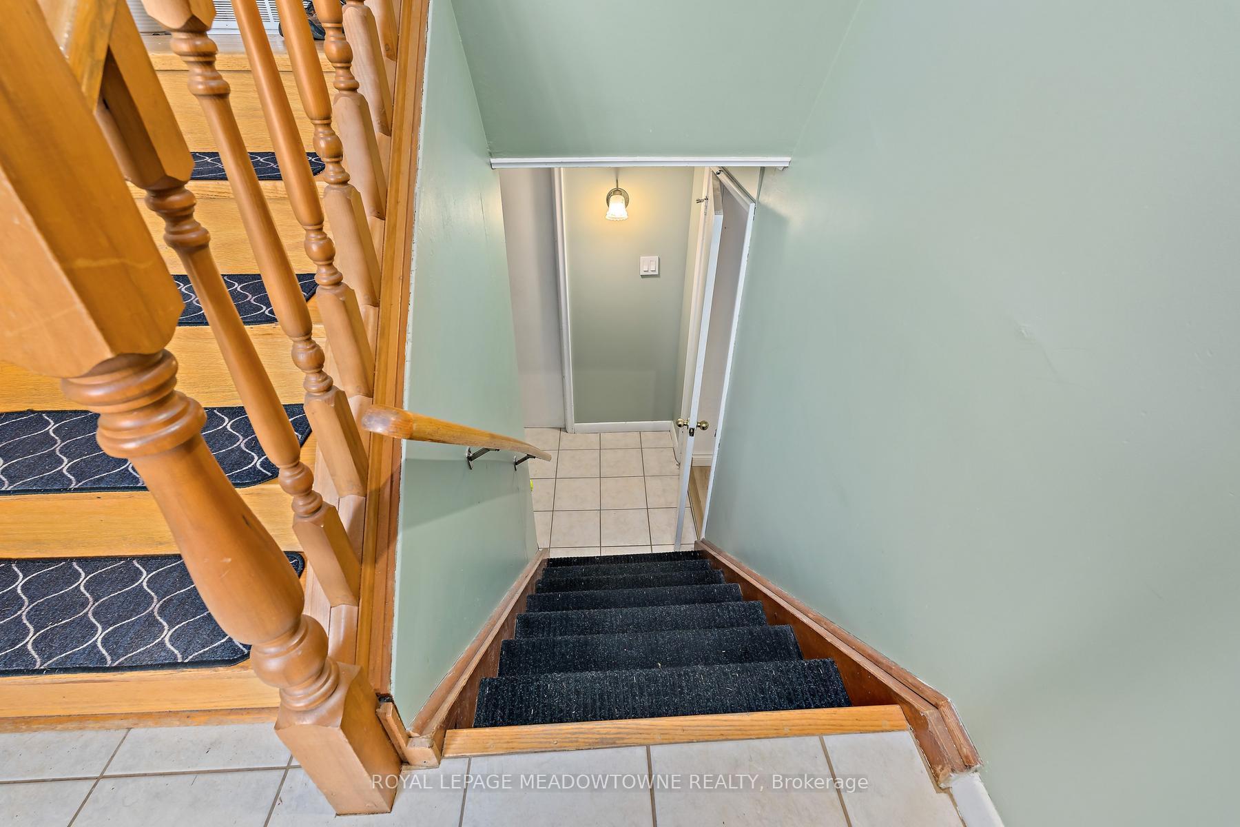 Photo 14 of 456 Delrex Boulevard, Halton Hills, Georgetown — HOMEH