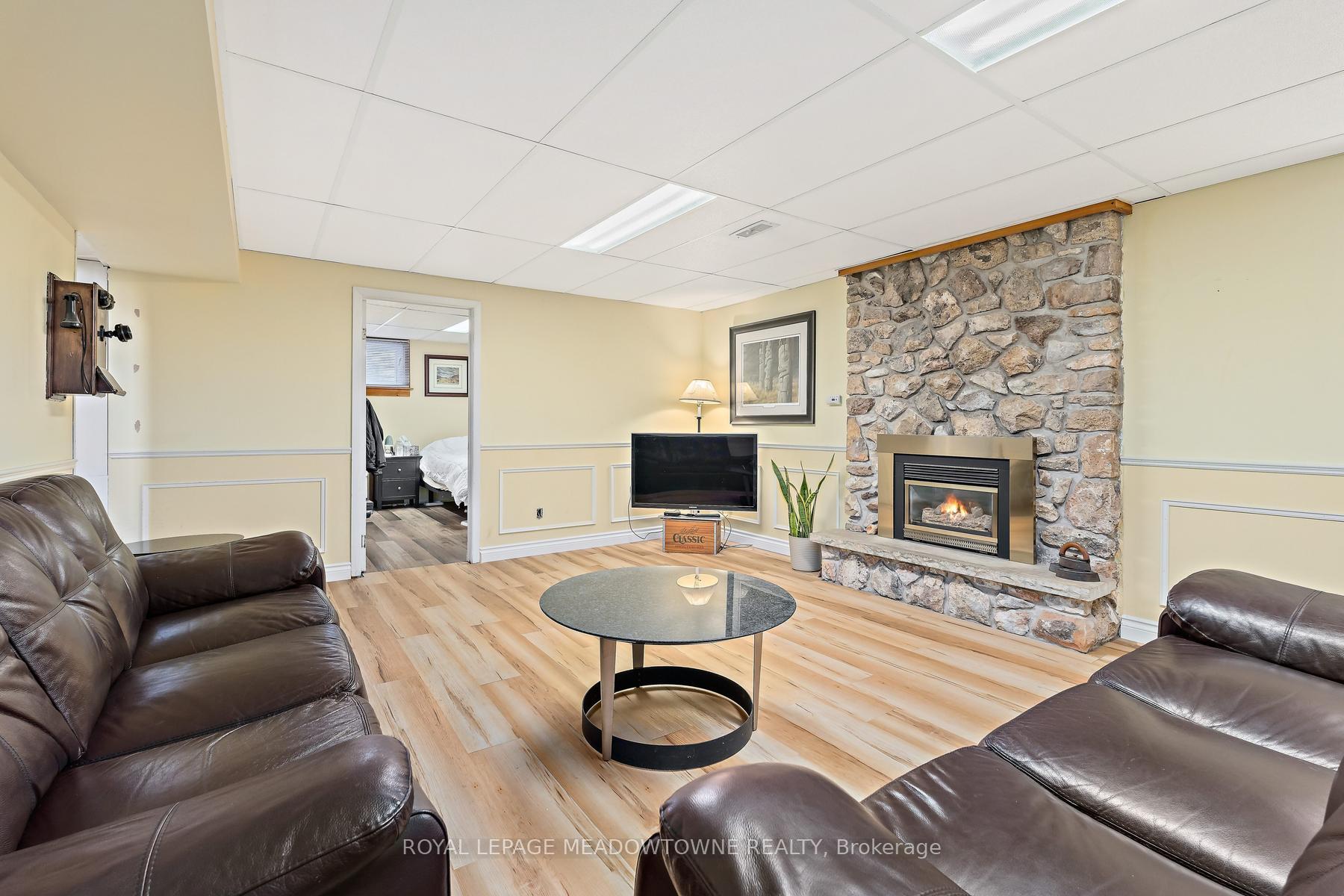 Photo 16 of 456 Delrex Boulevard, Halton Hills, Georgetown — HOMEH