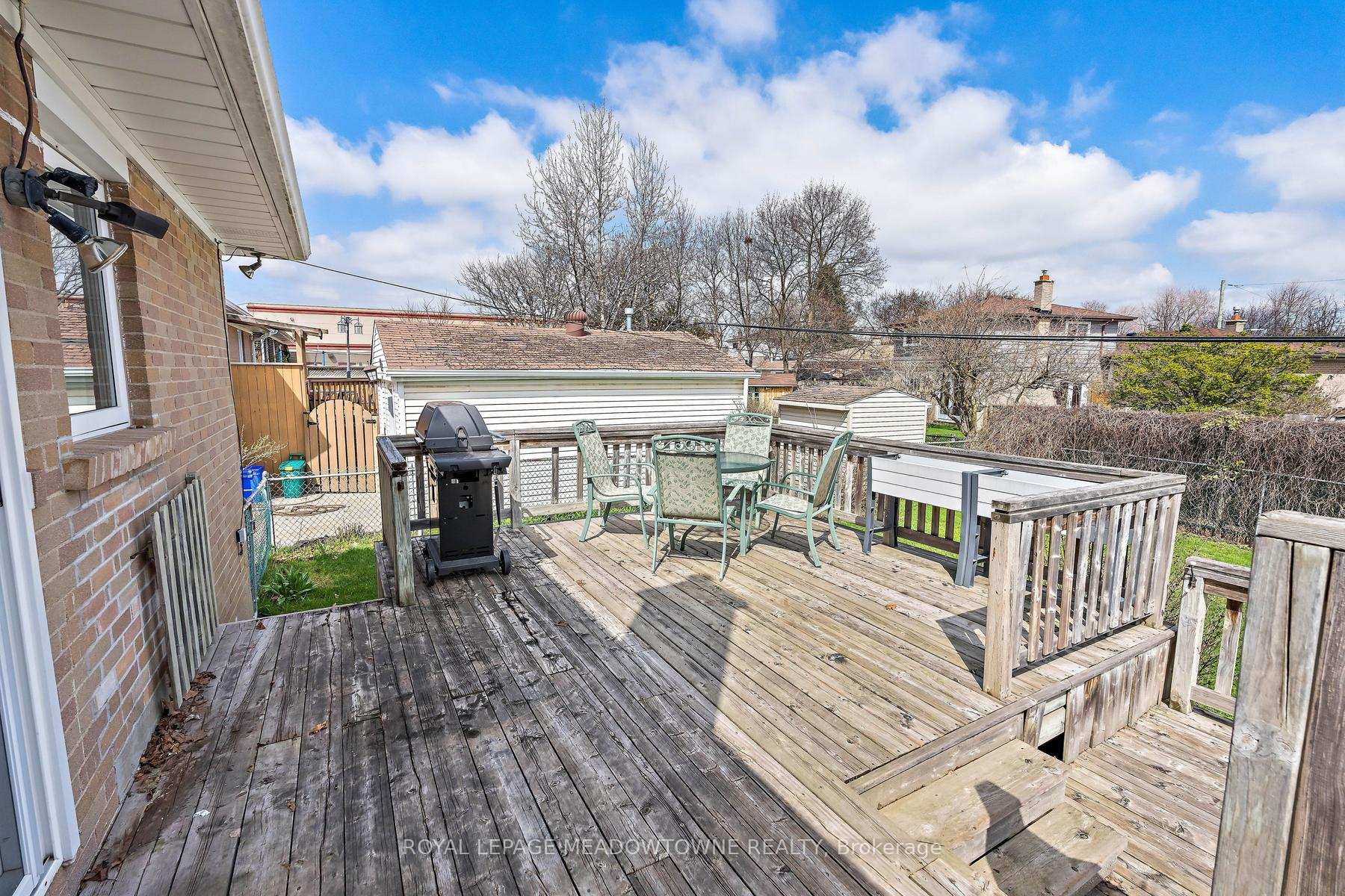Photo 18 of 456 Delrex Boulevard, Halton Hills, Georgetown — HOMEH