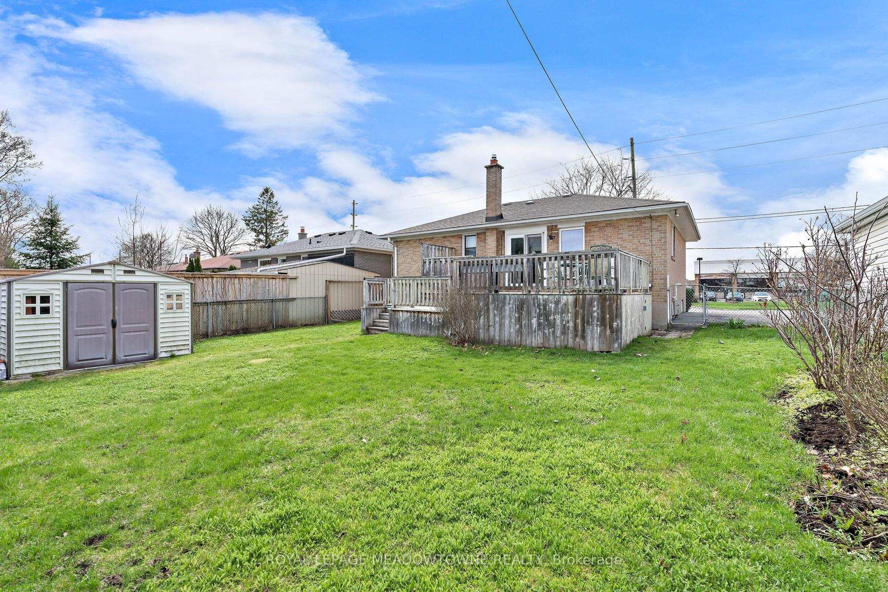 Photo 21 of 456 Delrex Boulevard, Halton Hills, Georgetown — HOMEH