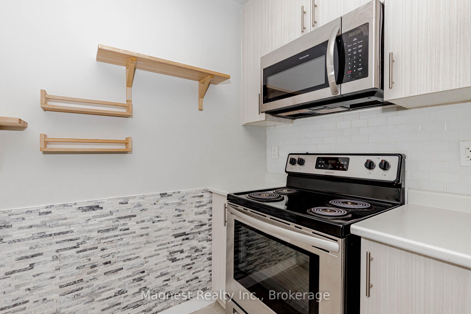 Photo 19 of Unit 326, 101 Shoreview Place, Hamilton, Stoney Creek — HOMEH