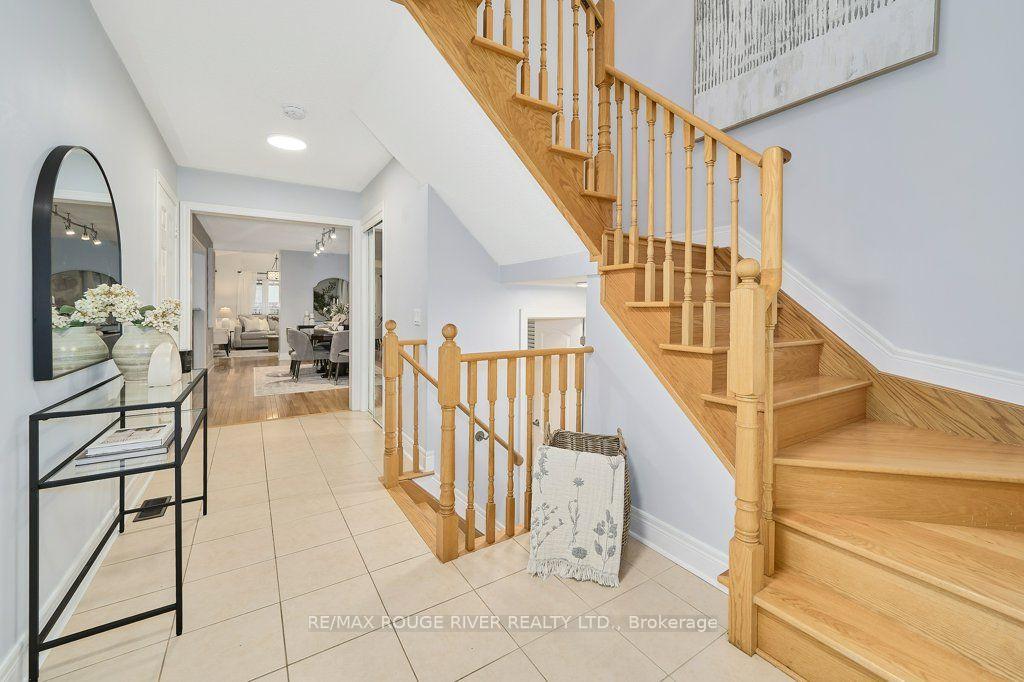 Photo 3 of 176 Bathgate Crescent, Clarington, Courtice — HOMEH