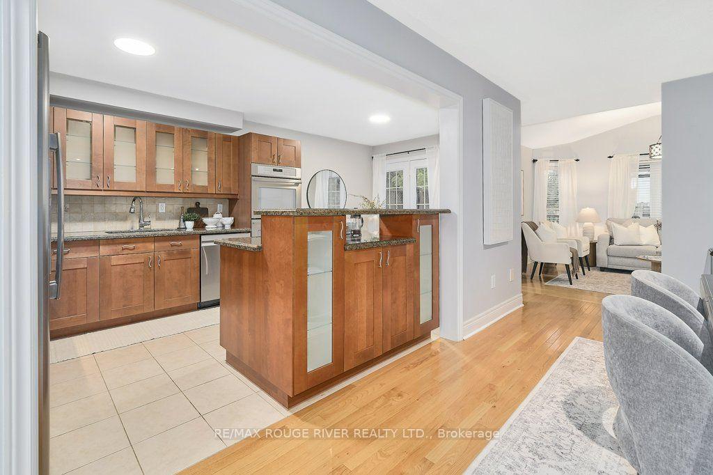 Photo 5 of 176 Bathgate Crescent, Clarington, Courtice — HOMEH