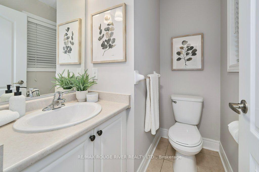 Photo 11 of 176 Bathgate Crescent, Clarington, Courtice — HOMEH