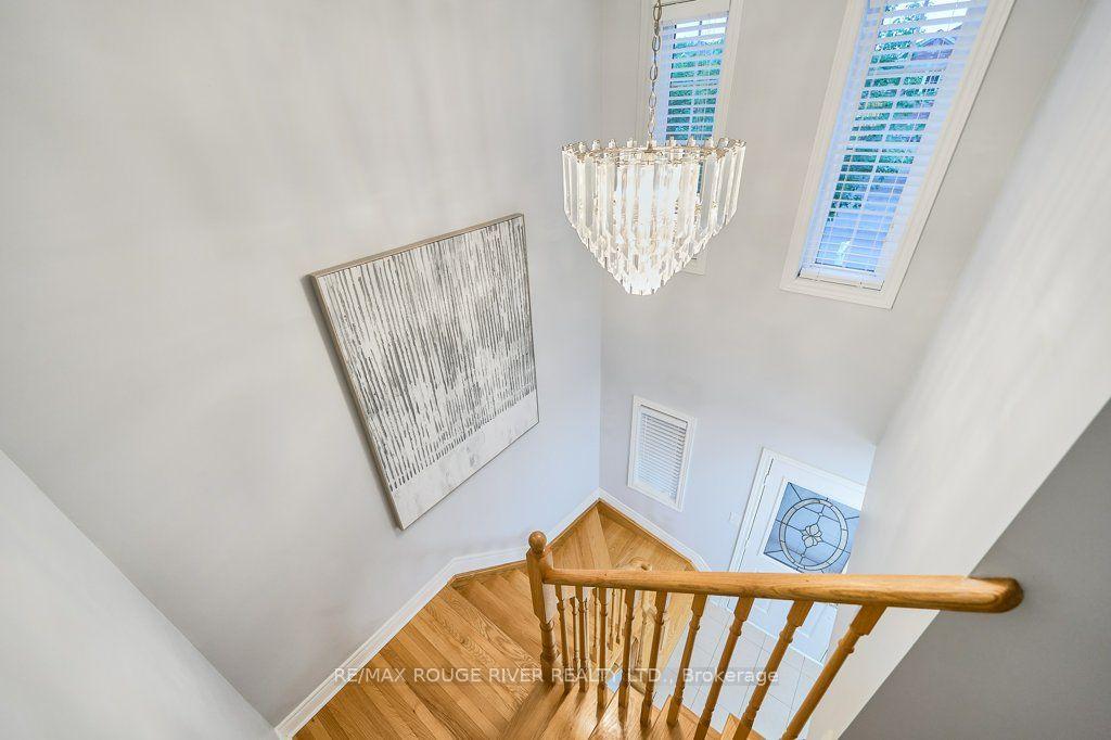Photo 12 of 176 Bathgate Crescent, Clarington, Courtice — HOMEH
