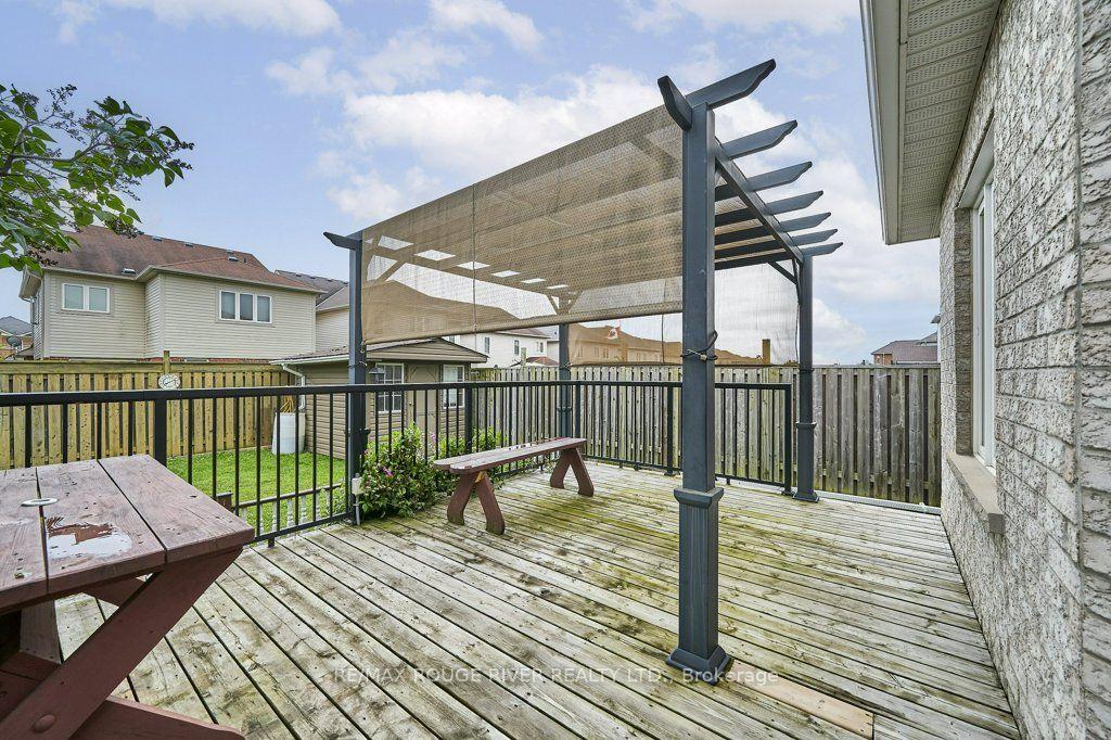 Photo 28 of 176 Bathgate Crescent, Clarington, Courtice — HOMEH