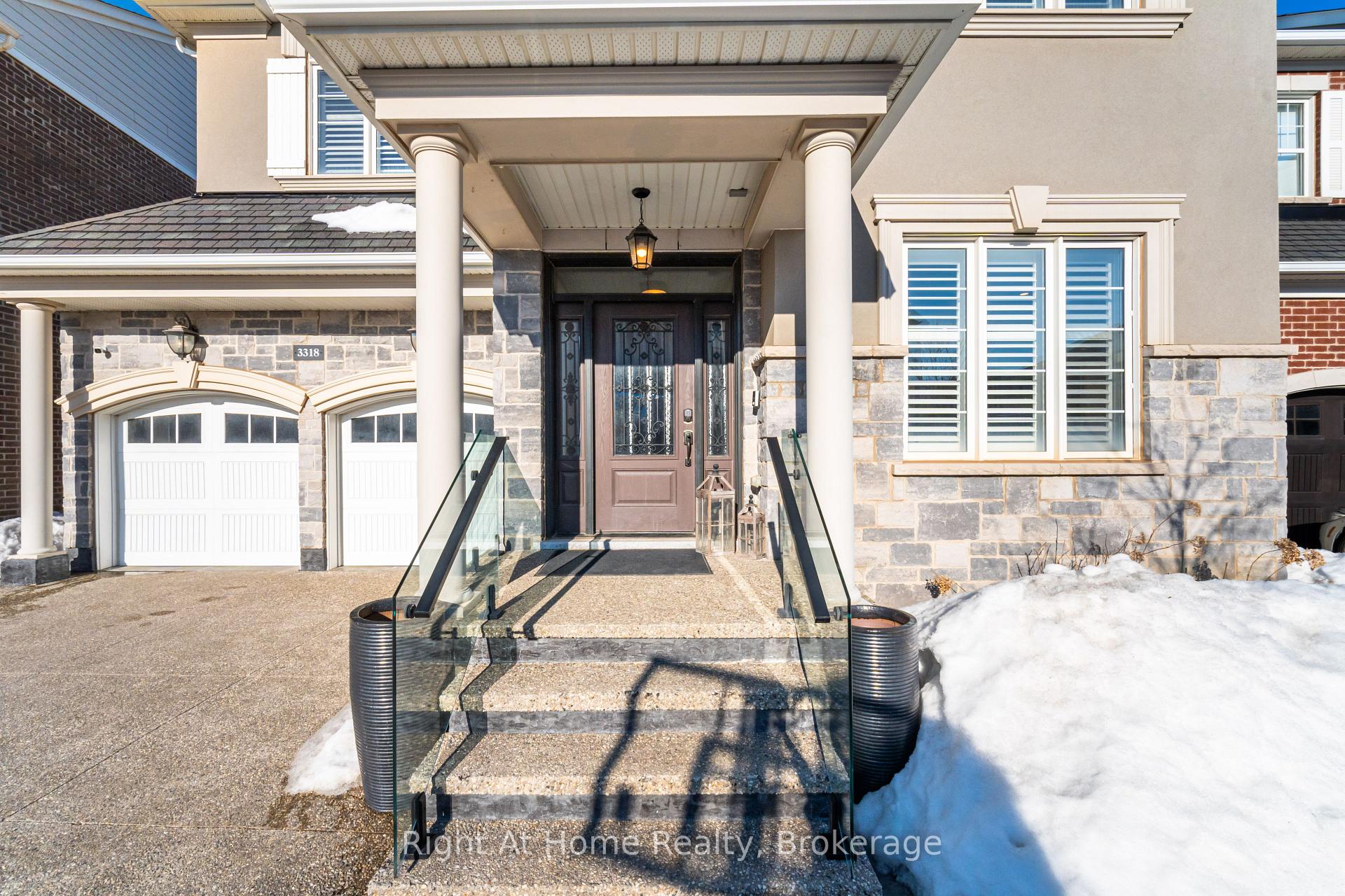 Photo 2 of 3318 Charles Biggar Drive, Oakville, Glenorchy — HOMEH