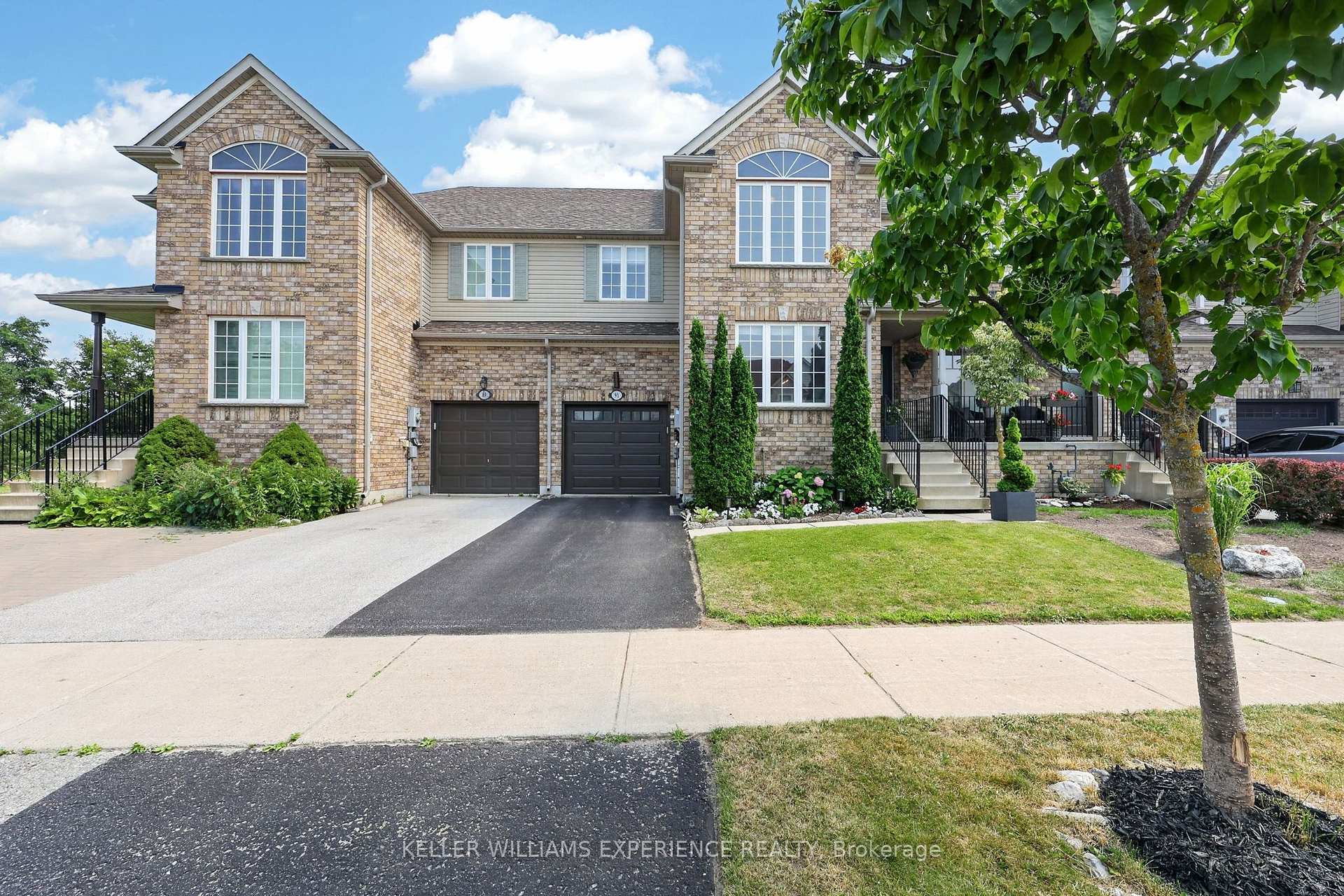 Photo 2 of 91 Thrushwood Drive, Barrie, 400 West — HOMEH