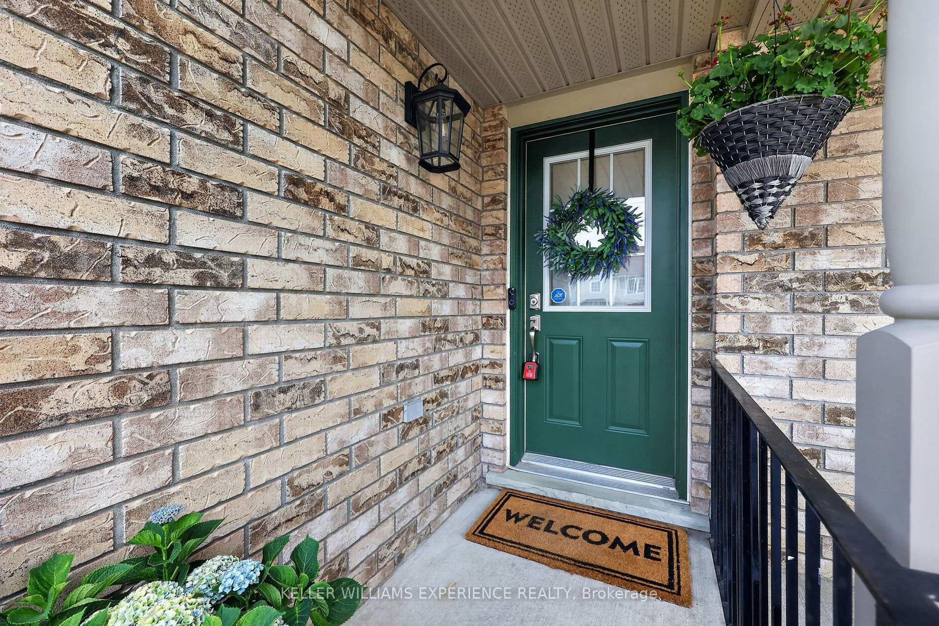 Photo 4 of 91 Thrushwood Drive, Barrie, 400 West — HOMEH