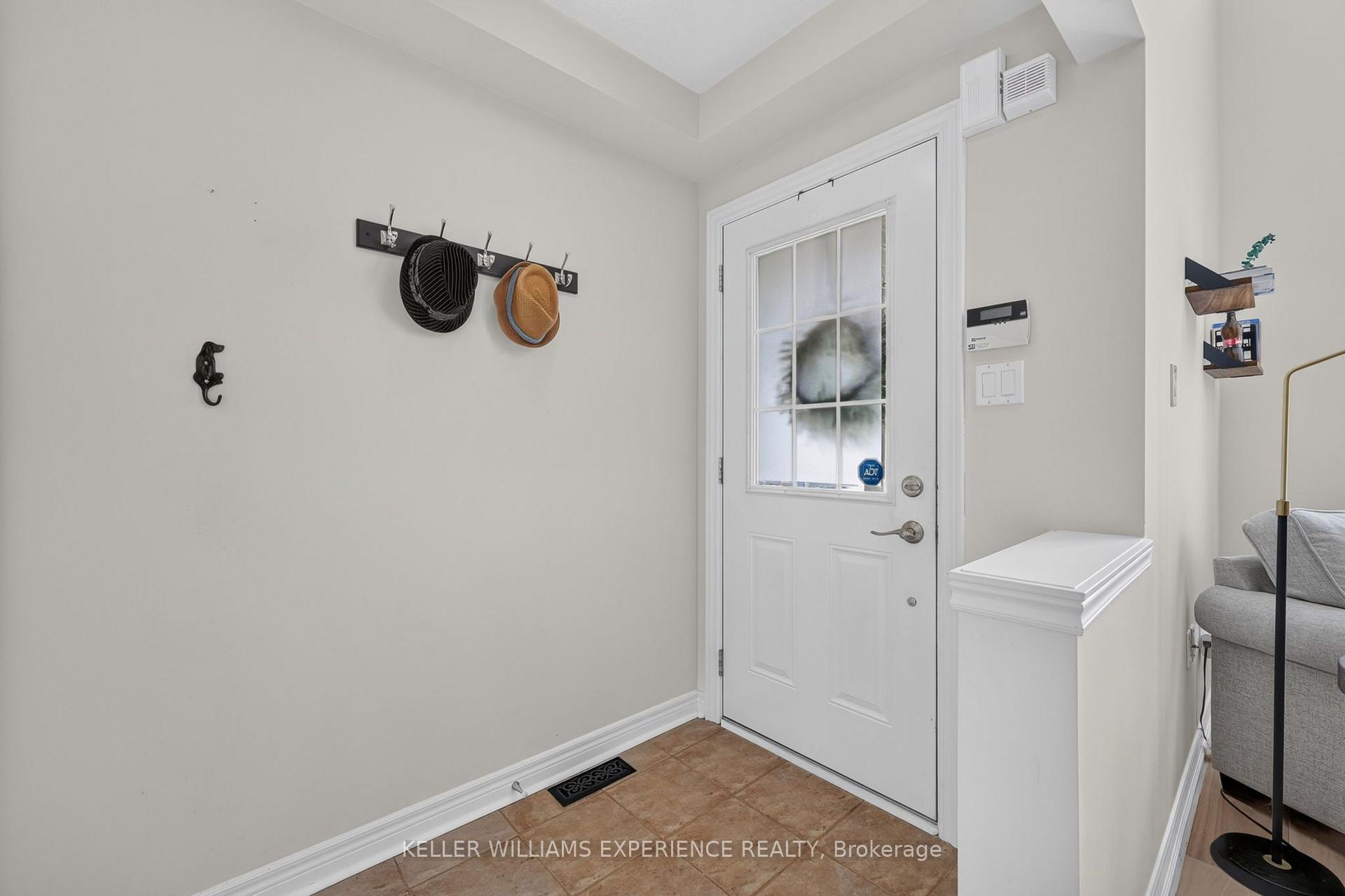 Photo 5 of 91 Thrushwood Drive, Barrie, 400 West — HOMEH