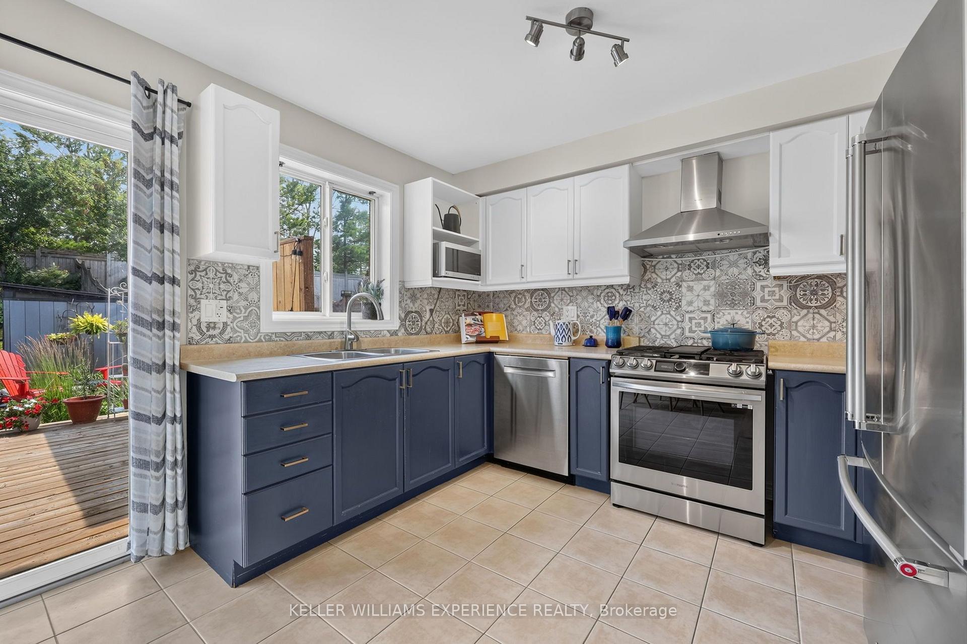 Photo 6 of 91 Thrushwood Drive, Barrie, 400 West — HOMEH