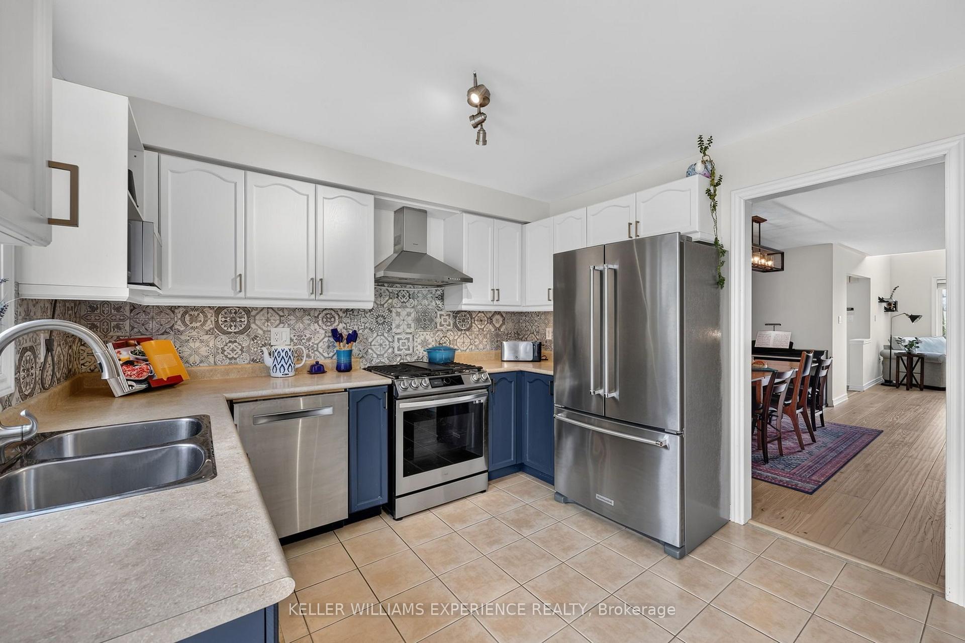 Photo 8 of 91 Thrushwood Drive, Barrie, 400 West — HOMEH