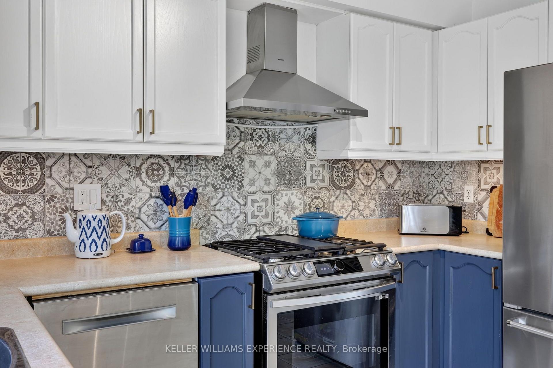 Photo 10 of 91 Thrushwood Drive, Barrie, 400 West — HOMEH