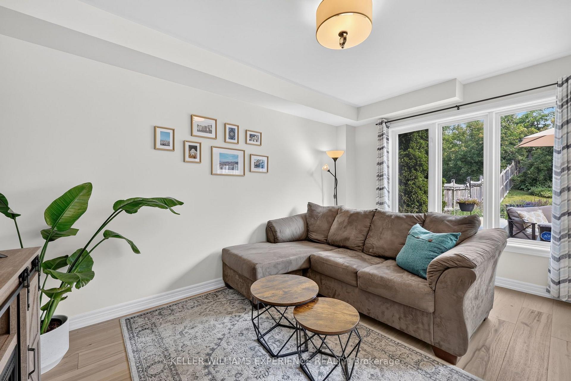Photo 14 of 91 Thrushwood Drive, Barrie, 400 West — HOMEH