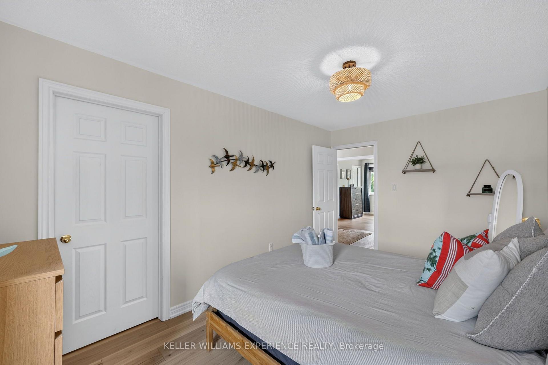 Photo 29 of 91 Thrushwood Drive, Barrie, 400 West — HOMEH