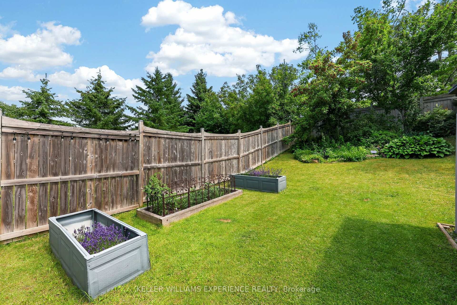 Photo 41 of 91 Thrushwood Drive, Barrie, 400 West — HOMEH