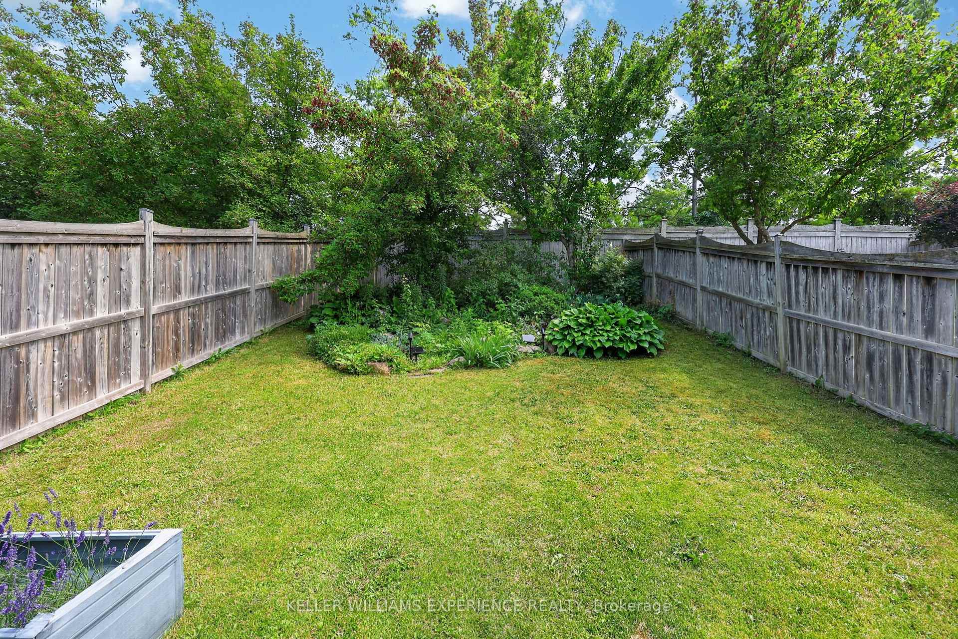 Photo 45 of 91 Thrushwood Drive, Barrie, 400 West — HOMEH
